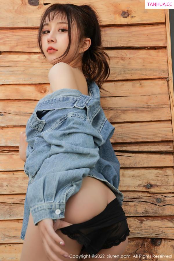 tina_甜仔  [XiuRen]高清写真图 2022.03.31 No.4804 tina_甜仔第32张图片